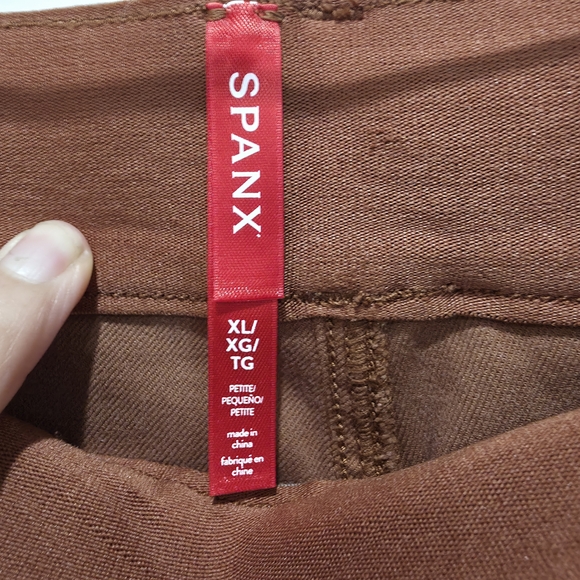 SPANX Rust Cropped Pants - Picture 4 of 7